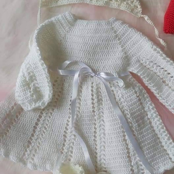 Robes en crochet, robe baptêmes, robe de de cérémonie, chaussures bapteme enfants, chaussones, chapeau,robe naissance