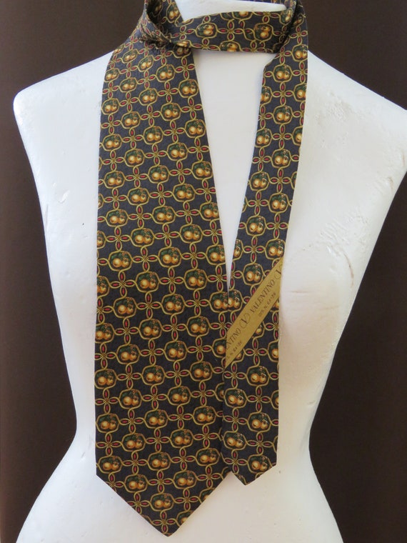 Vintage Valentino tie ,100% silk, made in Italy, g