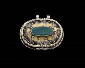 Gold Filigree Locket Necklace Green Stone