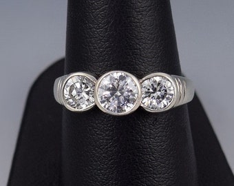 Queenly Sterling Silver Ring w/ 3 Bezel Set Simulated Diamonds Size 8.25