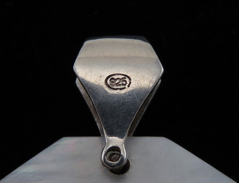 Vintage c1970/'s Sterling Silver and Mother of Pearl Shell Necklace Pendant or Charm