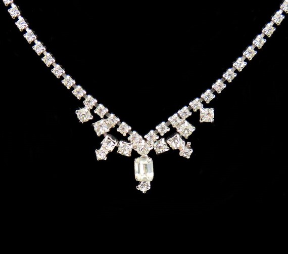Antique Vintage C1945 Art Deco Silver Tone Diamond Rhinestone Costume Jewelry Necklace Antique Vintage C1945 Art Deco Silver Tone Diamond Rhinestone Costume Jewelry Necklace