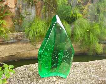 2 Kgs Shining green with bubble of andara crystals