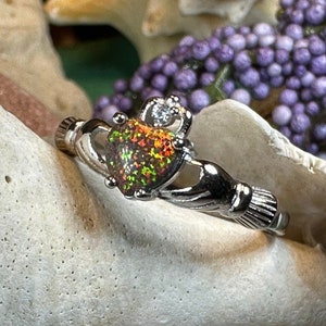 Fire opal deals claddagh ring