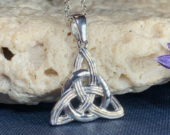 Mom Gift Girlfriend Gift Trinity Knot Jewelry Celtic Jewelry Celtic Crown Necklace Irish Jewelry Scotland Jewelry Ireland Gift