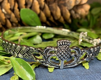 Thistle Bracelet, Scotland Jewelry, Outlander Jewelry, Celtic Jewelry, Wiccan Jewelry, Wife Gift, Sister Gift, Celtic Knot Jewelry, Mom Gift