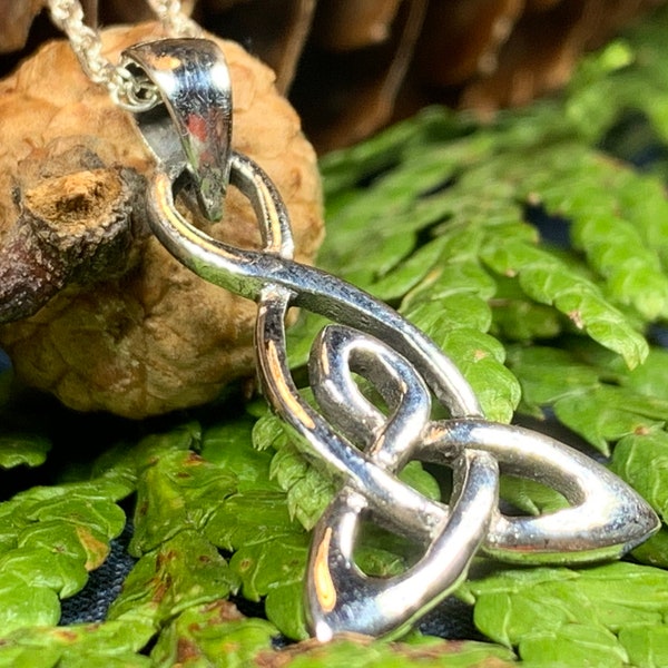 Mutter 's Knot Halskette, keltischer Knoten Schmuck, irischer Schmuck, Mutter Geschenk, Trinity Knot Schmuck, Irland Geschenk, Mutter Kind Schmuck, Frau Geschenk