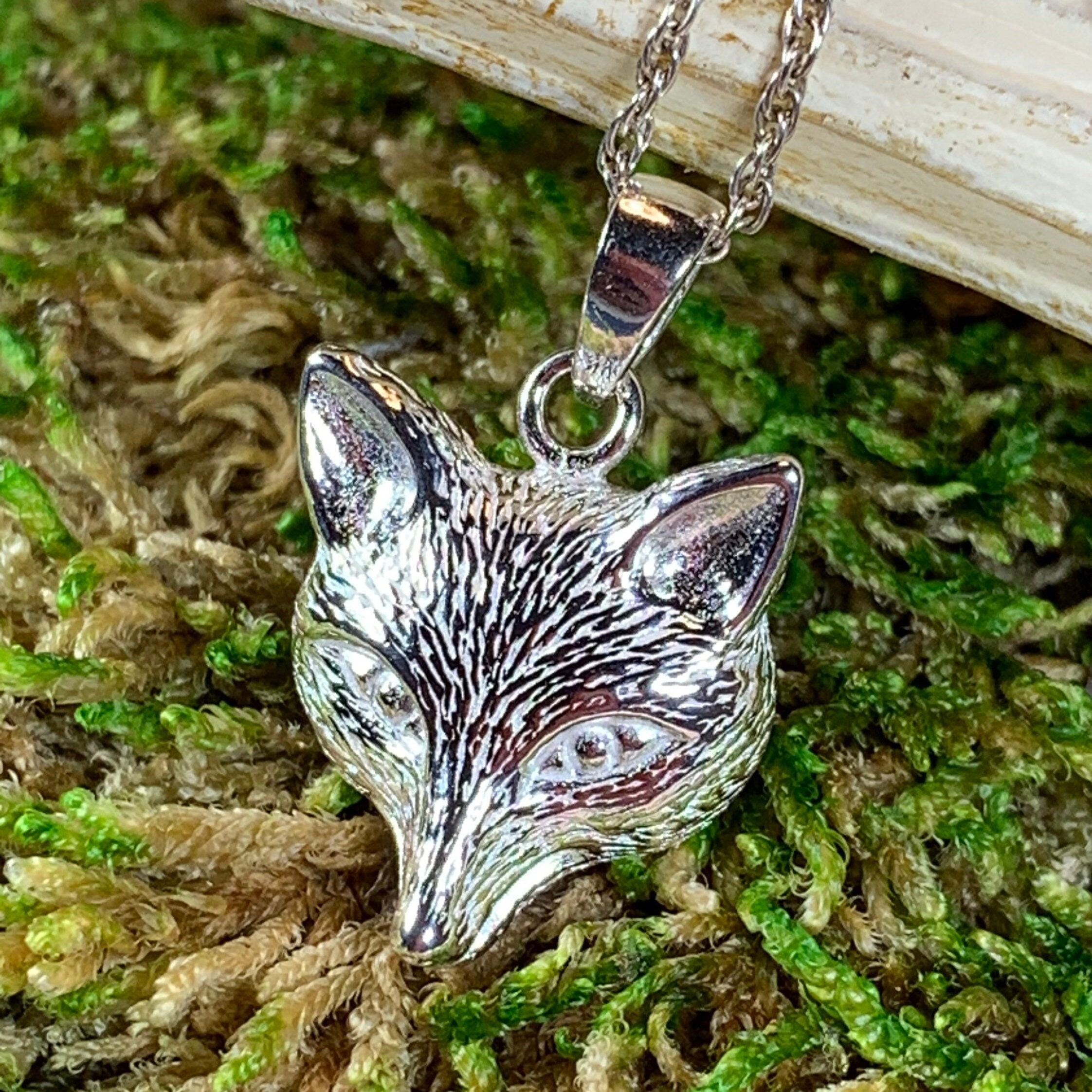 Amazon.com: YFN Fox Necklace for Women Sterling Silver Fox Pendant Jewelry  Gifts for Women Teen Girls (Fox Necklace with Abalone Shell) : Clothing,  Shoes & Jewelry
