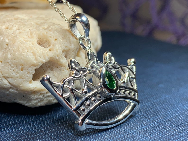 Mom Gift Girlfriend Gift Trinity Knot Jewelry Celtic Jewelry Celtic Crown Necklace Irish Jewelry Scotland Jewelry Ireland Gift