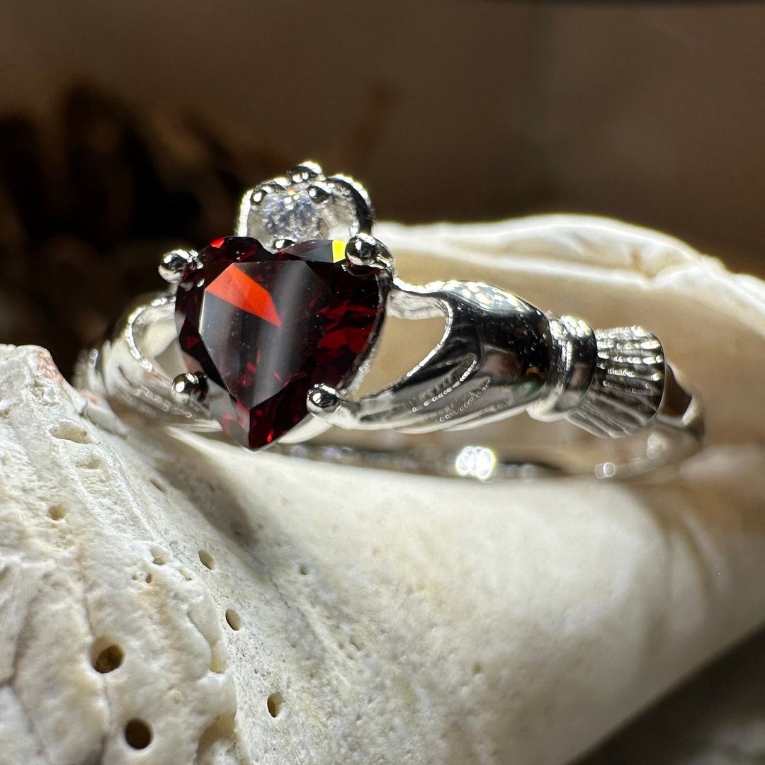 Claddagh ring with garnet best sale heart