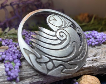 Puffin Brooch, Celtic Pin, Scotland Jewelry, Celtic Pin, Celtic Jewelry, Large Pewter Pin, Celtic Bird Jewelry, Nature Jewelry, Wife Gift