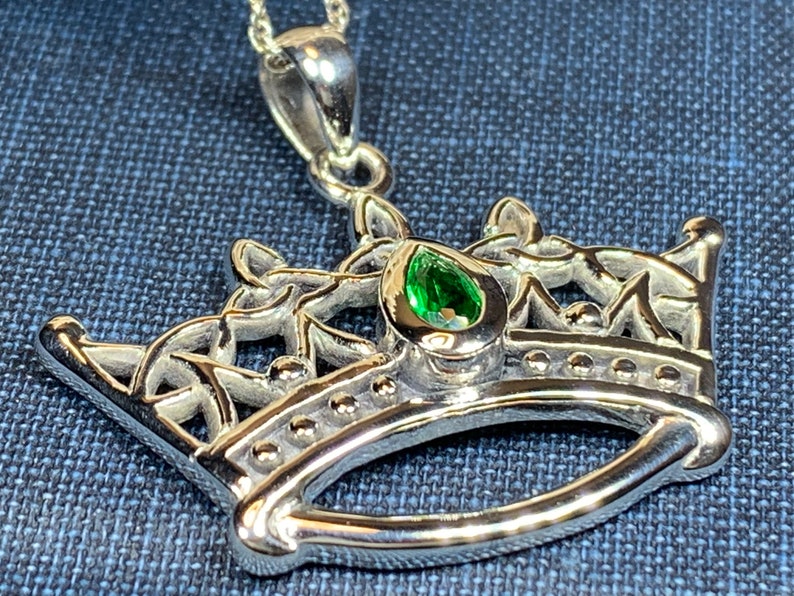 Mom Gift Girlfriend Gift Trinity Knot Jewelry Celtic Jewelry Celtic Crown Necklace Irish Jewelry Scotland Jewelry Ireland Gift