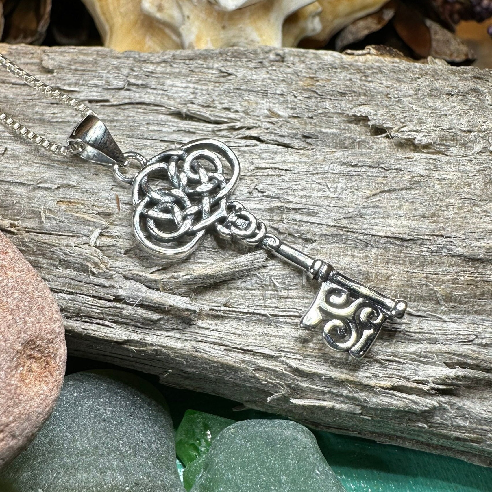 Vintage Skeleton Key Pendant For Wicca, Divination & Spells- Silver –  Curious Cauldron