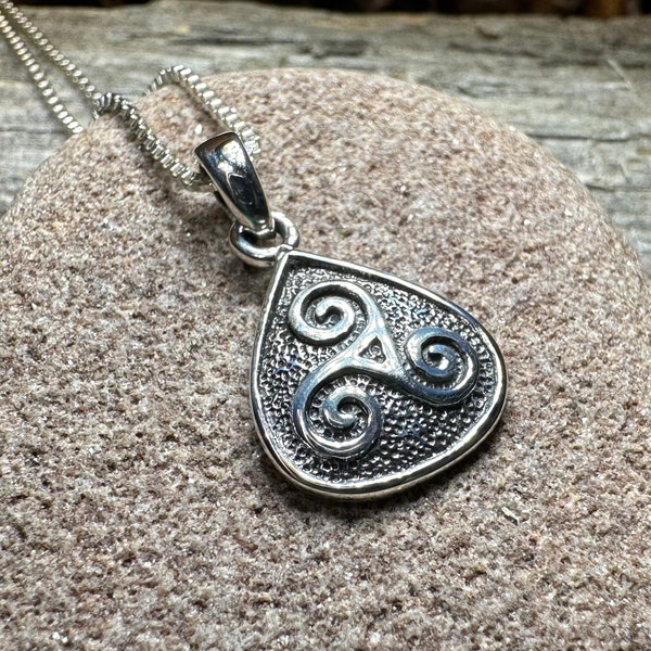 Celtic Spiral Necklace, Celtic Pendant, Irish Jewelry, Triple Spiral Pendant, Girlfriend Gift, Druid Necklace, Wiccan Jewelry, Triskel Gift