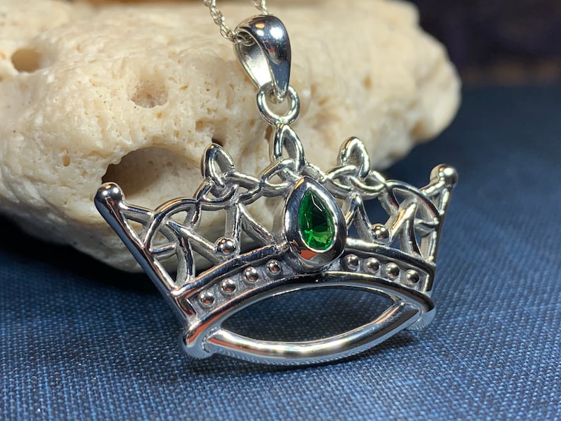 Mom Gift Girlfriend Gift Trinity Knot Jewelry Celtic Jewelry Celtic Crown Necklace Irish Jewelry Scotland Jewelry Ireland Gift