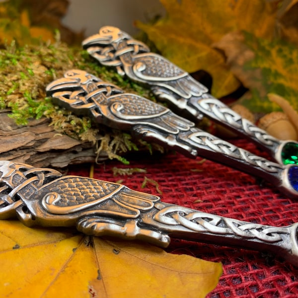 Épingle de kilt corbeau celtique, bijoux écossais, épingle de kilt irlandais, épingle de tartan, épingle de cap, cadeau de joueur de cornemuse, épingle d'Écosse, épingle de châle celtique, bijoux de Viking