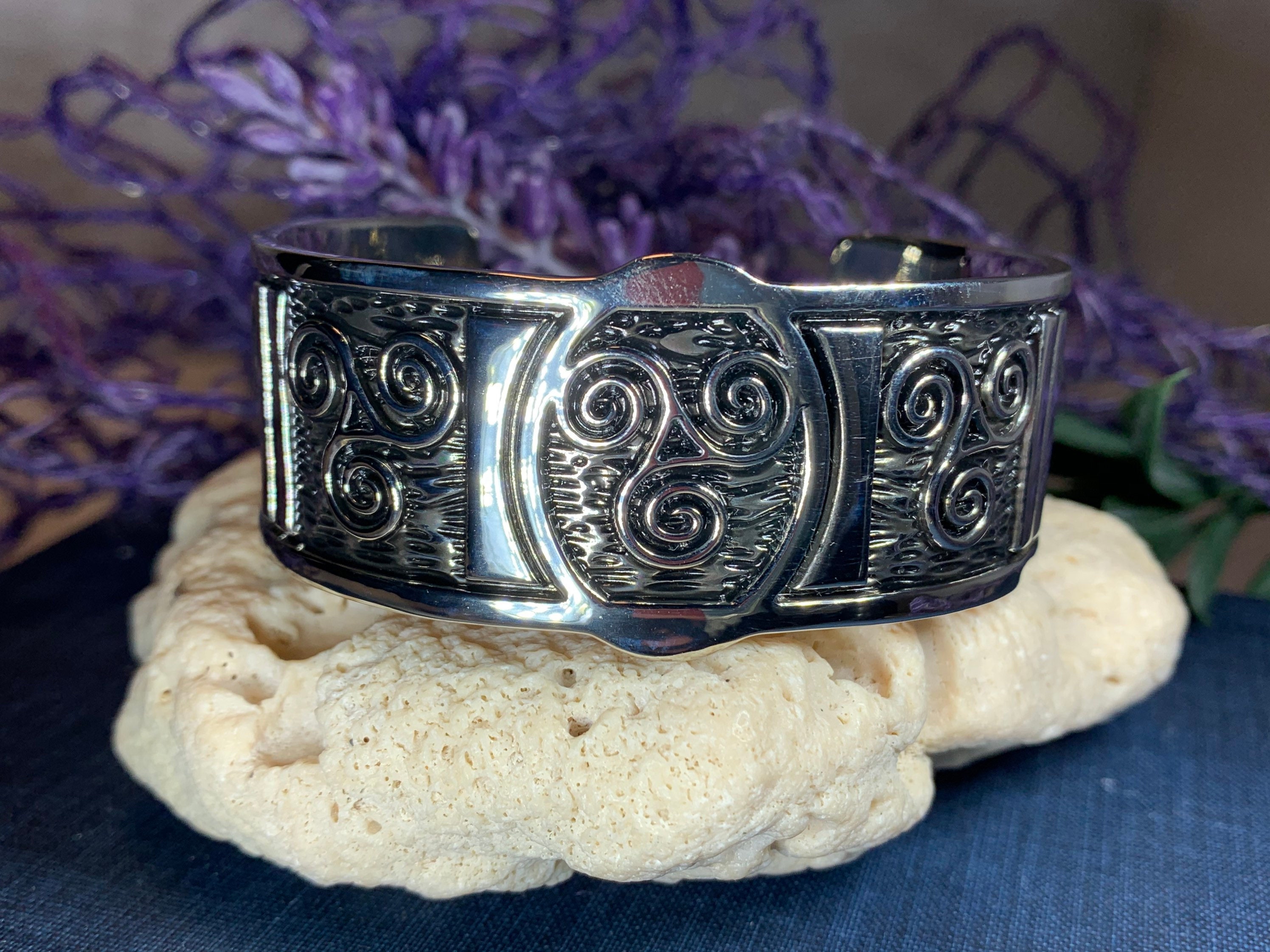 Celtic Knot Bracelet, Celtic Jewelry, Bangle Bracelet, Scotland Jewelry