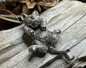 Cat Necklace, Cat Lover Gift, Nature Necklace, Cat Mom, Moveable Cat, Silver Cat Pendant, Best Friend Gift, Gift for Her, Animal Jewelry