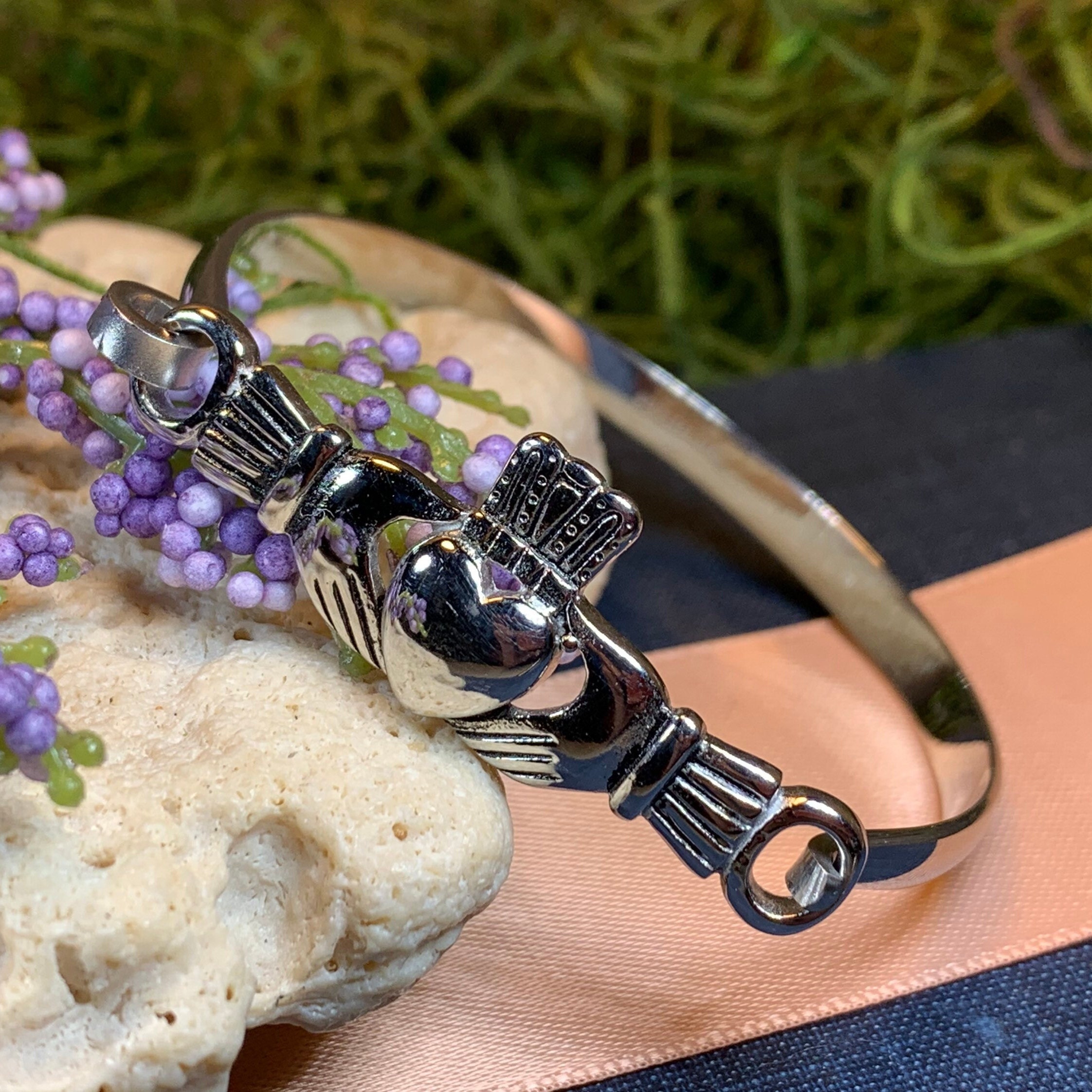 Claddagh Bracelet, Celtic Jewelry, Irish Jewelry, Friendship Gift