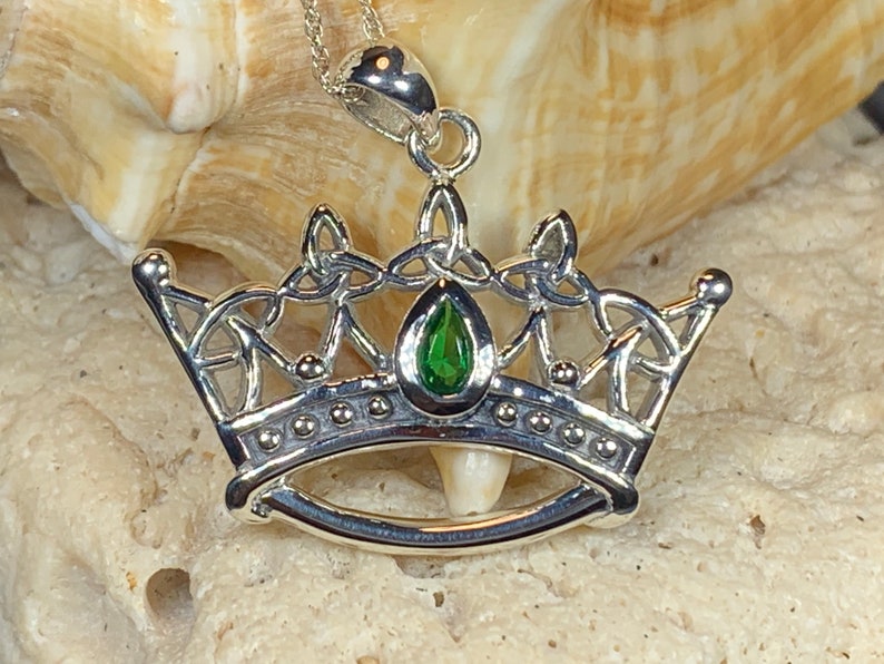 Mom Gift Girlfriend Gift Trinity Knot Jewelry Celtic Jewelry Celtic Crown Necklace Irish Jewelry Scotland Jewelry Ireland Gift