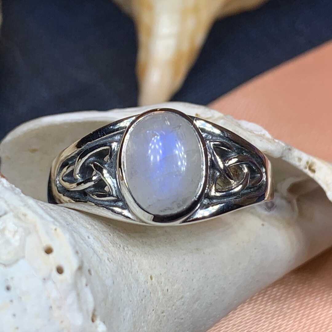 Thistle and hotsell oak moonstone ring