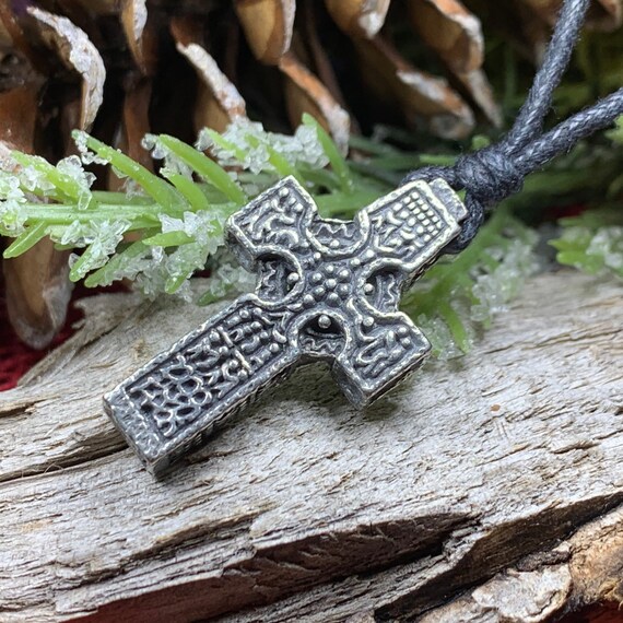 Celtic cross chain hotsell