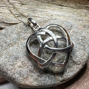 Love Knot Necklace, Celtic Jewelry, Heart Pendant, Wife Gift, Irish Jewelry, Bridal Jewelry, Sister Knot, Celtic Knot Necklace, Wiccan Gift
