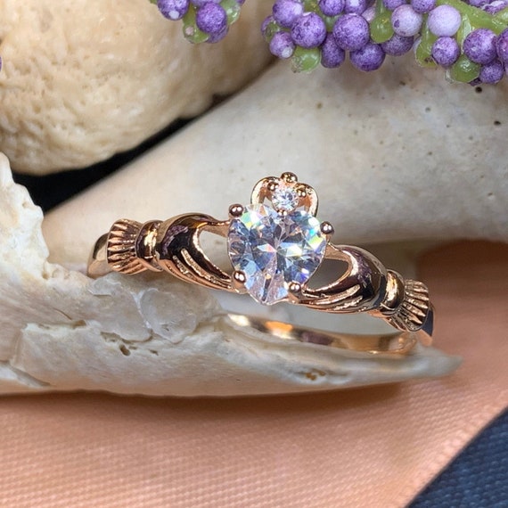 Modern Rose Gold Claddagh Ring | Claddagh Rings