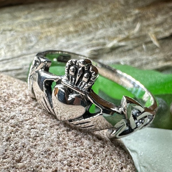 Claddagh Ring, Celtic Jewelry, Irish Jewelry, Celtic Knot Jewelry, Irish Ring, Irish Dance Gift, Anniversary Gift, Bridal Ring, Trinity Knot