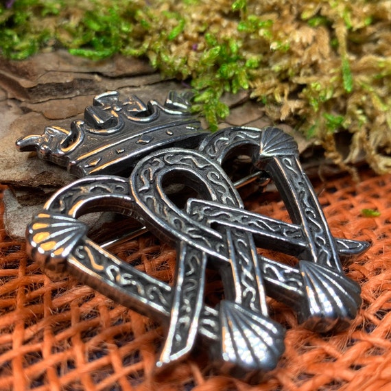 Luckenbooth pin sale
