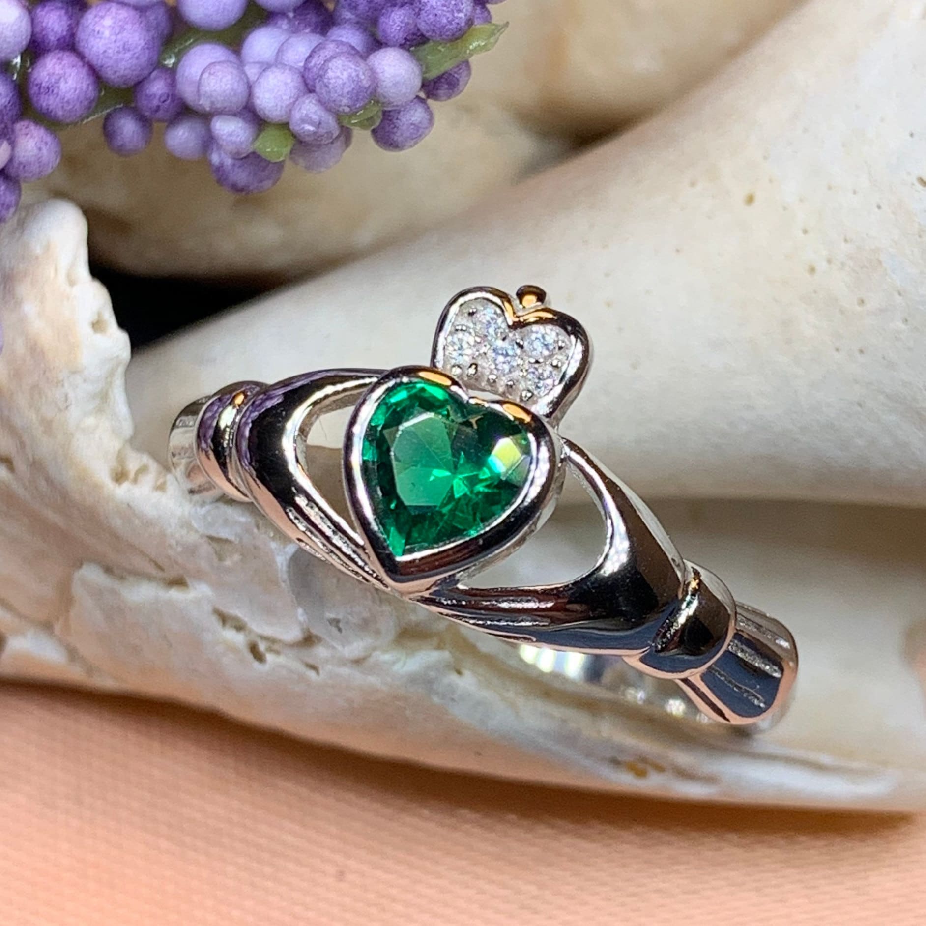 Genuine emerald claddagh ring sale