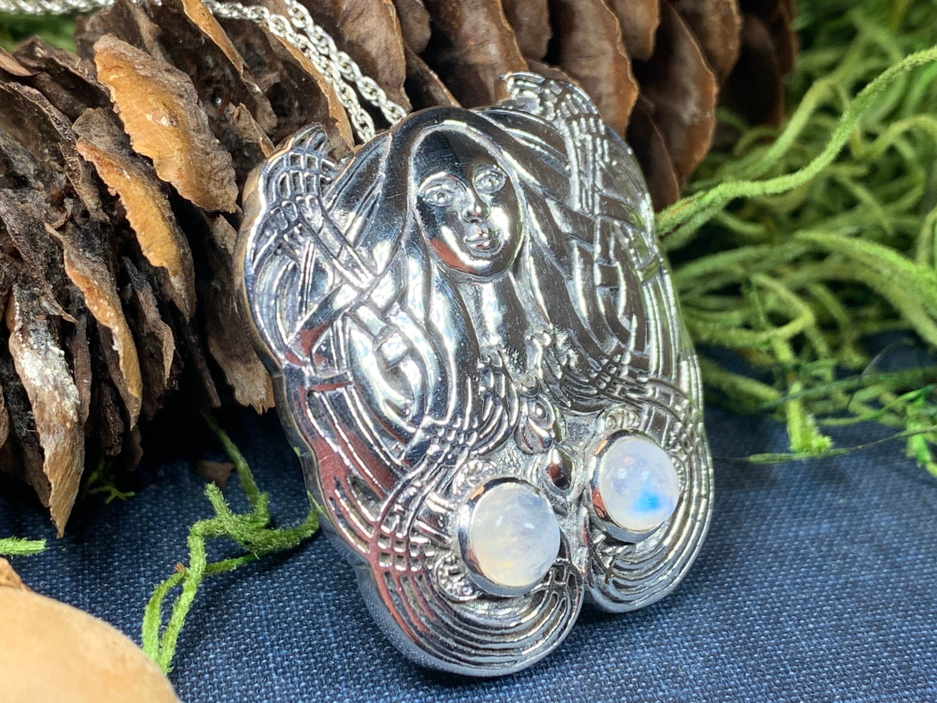 Mother Goddess Necklace Celtic Knot 