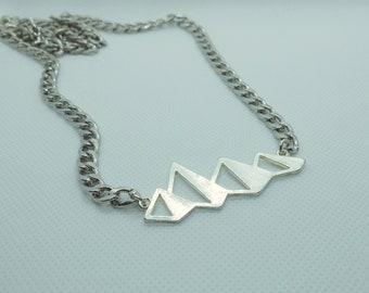 Quadruple Triangle Pyramid Mountain Curbchain Necklace