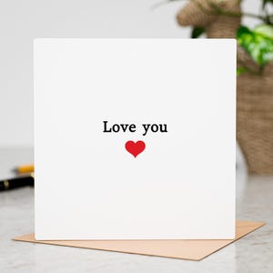 Biglietto di auguri personalizzato a forma di cuore con messaggio personalizzato sul fronte e all'interno - 4 stili di carattere - per compleanni, anniversari, San Valentino