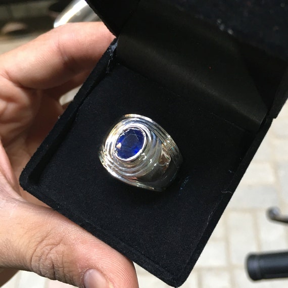 World Antique Inc 17 Ratti Neelam Ring Unheated Natural Blue Sapphire/Neelam  Gemstone Natural Original Neelam Adjustable Silver Ring : Amazon.in:  Jewellery