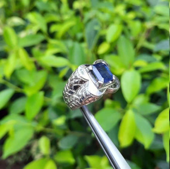 Buy Blue Sapphire (Neelam) Rings Online at Best Price | GemPundit