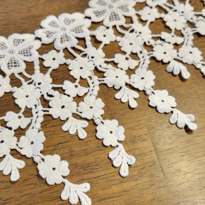 Renda de algodão/poliéster, Acabamento bordado, renda exclusiva, branco, acabamento floral