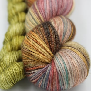 Titania Socken 100g und 20g Knäuel 50% Merinowolle Superwash 50 Seide