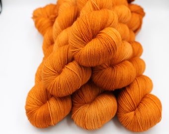 Pompoen Sokkenstreng 75% SuperWash Merino en 25 Nylon Handgeverfd Garen 100g