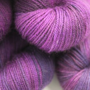 Amethyst, Sock Skein 70% Superwash Merino 20 Yak 10 Nylon 100g image 4