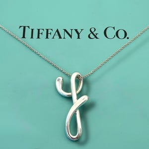 "Authentische Tiffany & Co Elsa Peretti Italic ""Y"" -Halskette - XL Großer Sterlingsilberanhänger - Seltene Initialen - Geschenkfertig mit Beutel."