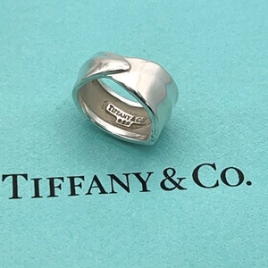 AUTHENTIC Tiffany and Co Ring- Very Rare- Vintage Leaf Band - UK 
