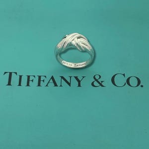 AUTHENTIC Tiffany & Co. Signature X Knot Pinky Ring – Sterling Silver – Vintage 1990 – UK Size H – Iconic Design – Pouch Included