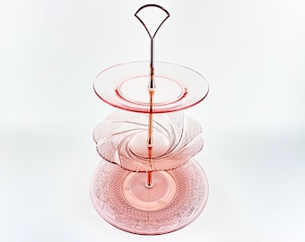 Soporte para pasteles de cristal rosa vintage de 3 niveles, plato para la hora del té.