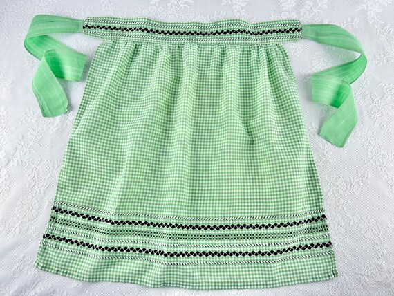 Vintage Gingham Kitchen Apron, Embroidered Half Apron View 4
