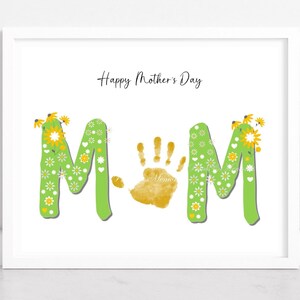 Cadeau pour maman, impression d'art pour maman pour la fête des mères, beau design floral artisanal, carte d'art DIY pour empreinte de main. Bricolage pour bébé et enfant en bas âge. Imprimable