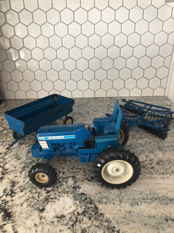 ertl toy tractors