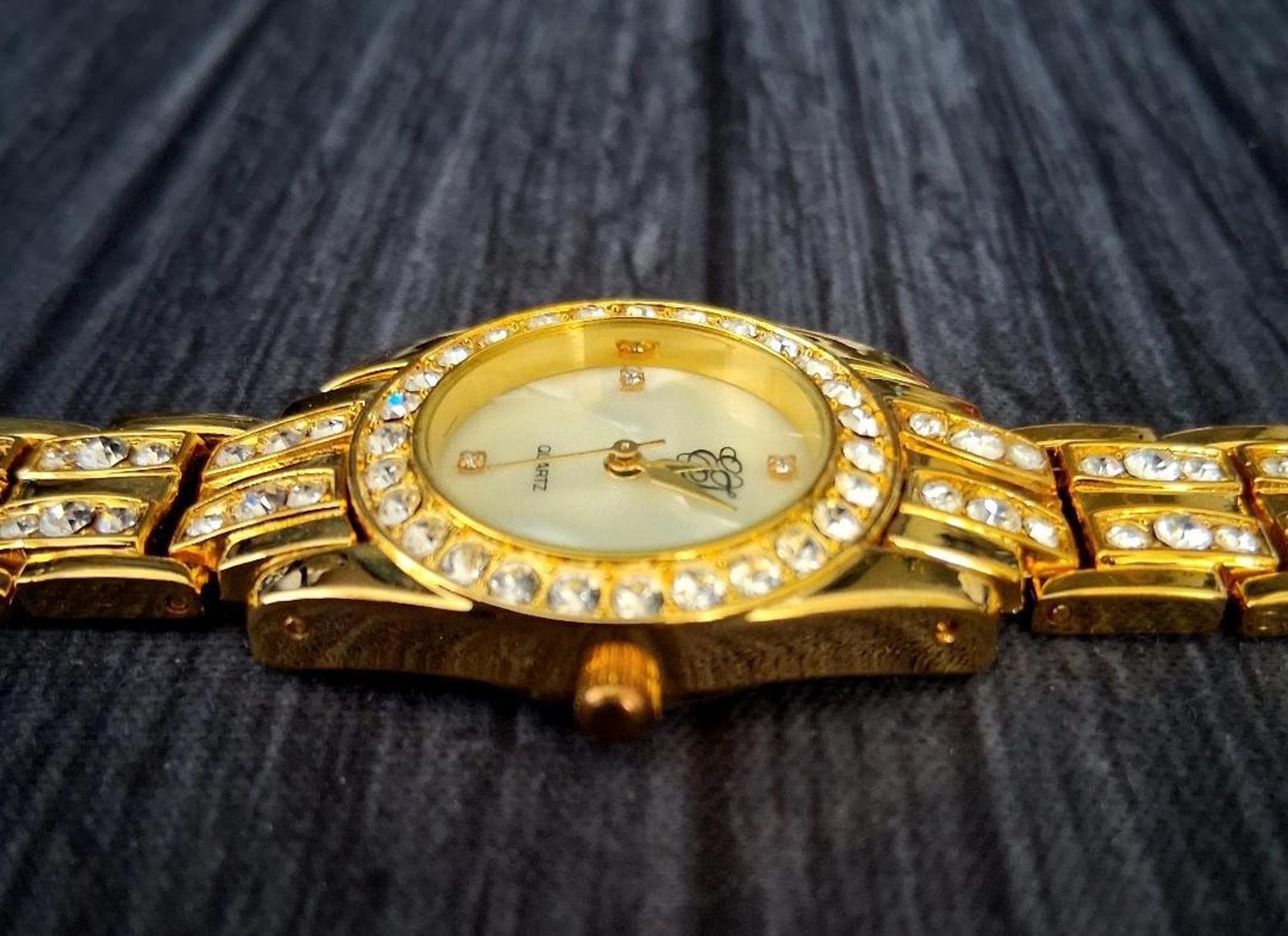 Rare Vintage‎ Elizabeth Taylor Diamond Mother Of Pearl Watch Elizabeth Taylor Watch - Etsy Canada main image 4