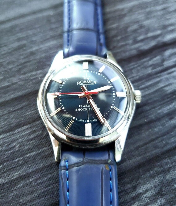 Montre Vintage Roamer St Moritz - Mécanique Suisse, Boîtier Carré Argenté, Occasion Rare