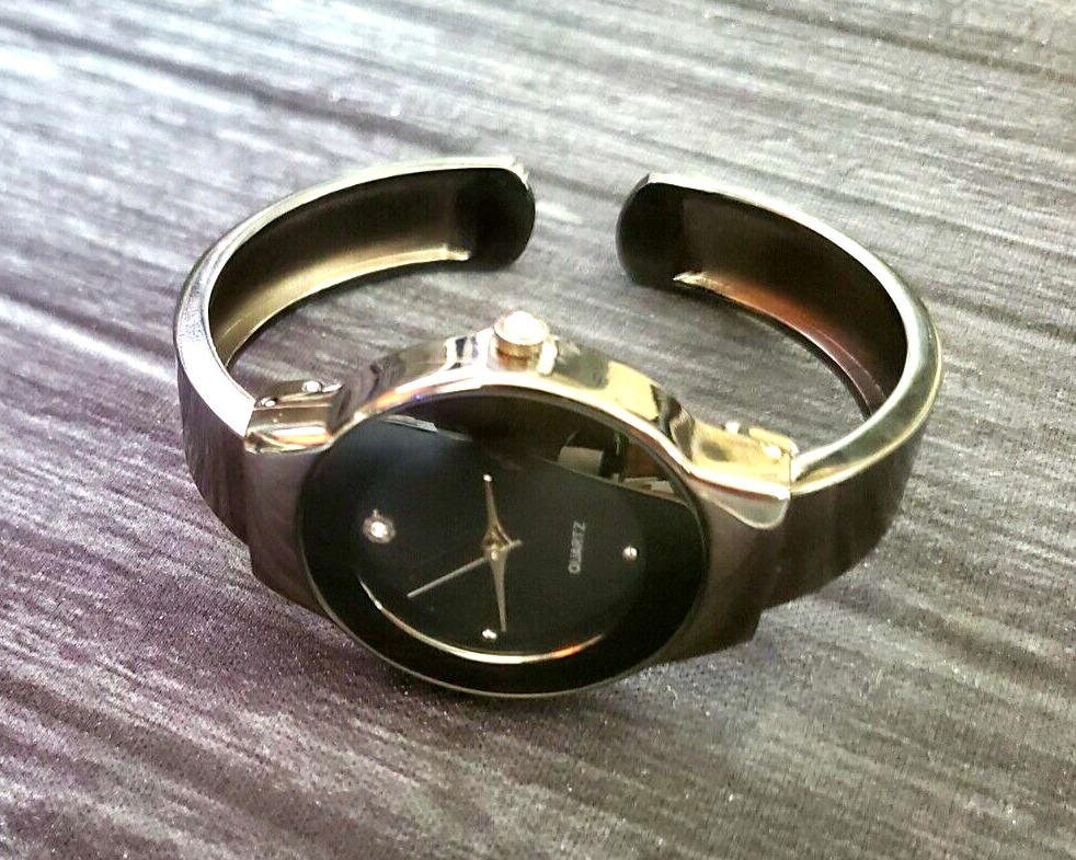 VTG Waltham Lady Black Bold Syle Diamond Dial Bengal Watch  display picture 2